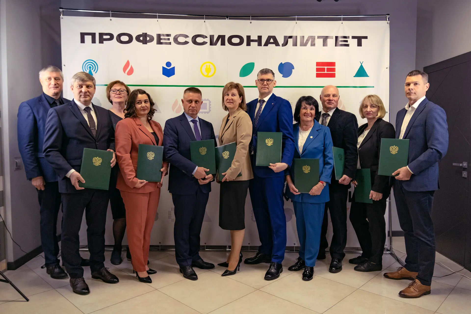 Торжественное подписание Соглашения о партнерстве кластера СПО